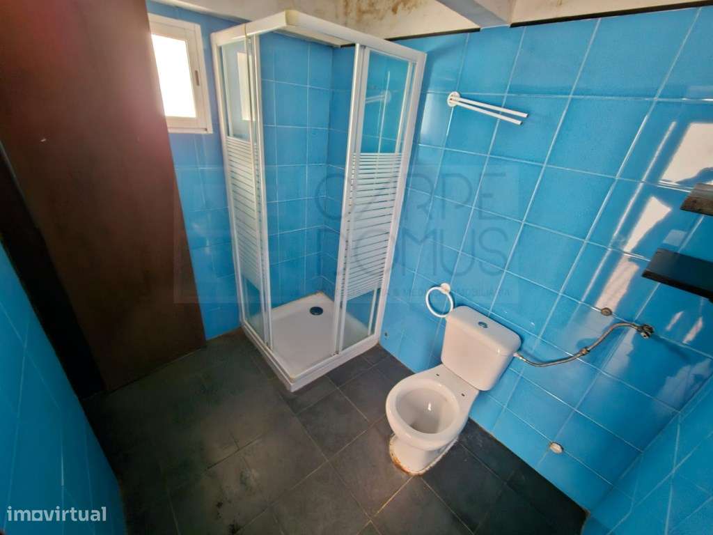 Prédio com Comércio e 2 apartamentos, em Mem Martins, Sintra-49