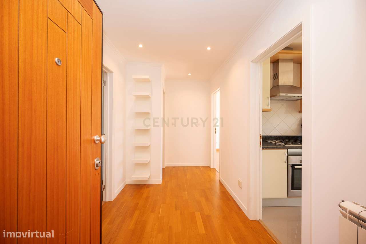 Excelente Penthouse T1 com Vista Panorâmica - Grande imagem: 5/27