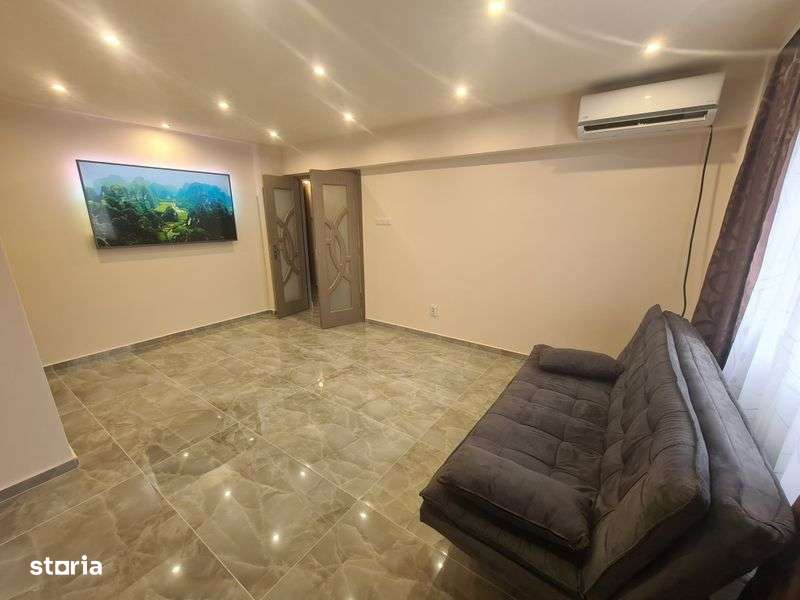 Proprietar ap 4 camere decomandat centrala,et 7/8 pe principala la Z27