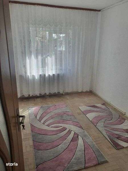 Vand apartament 4 camere - Imagine principală: 5/8