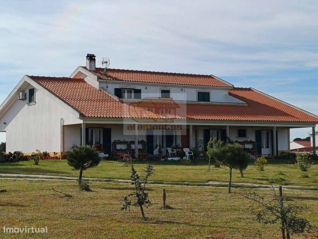 Quinta com magnífica casa e piscina-5