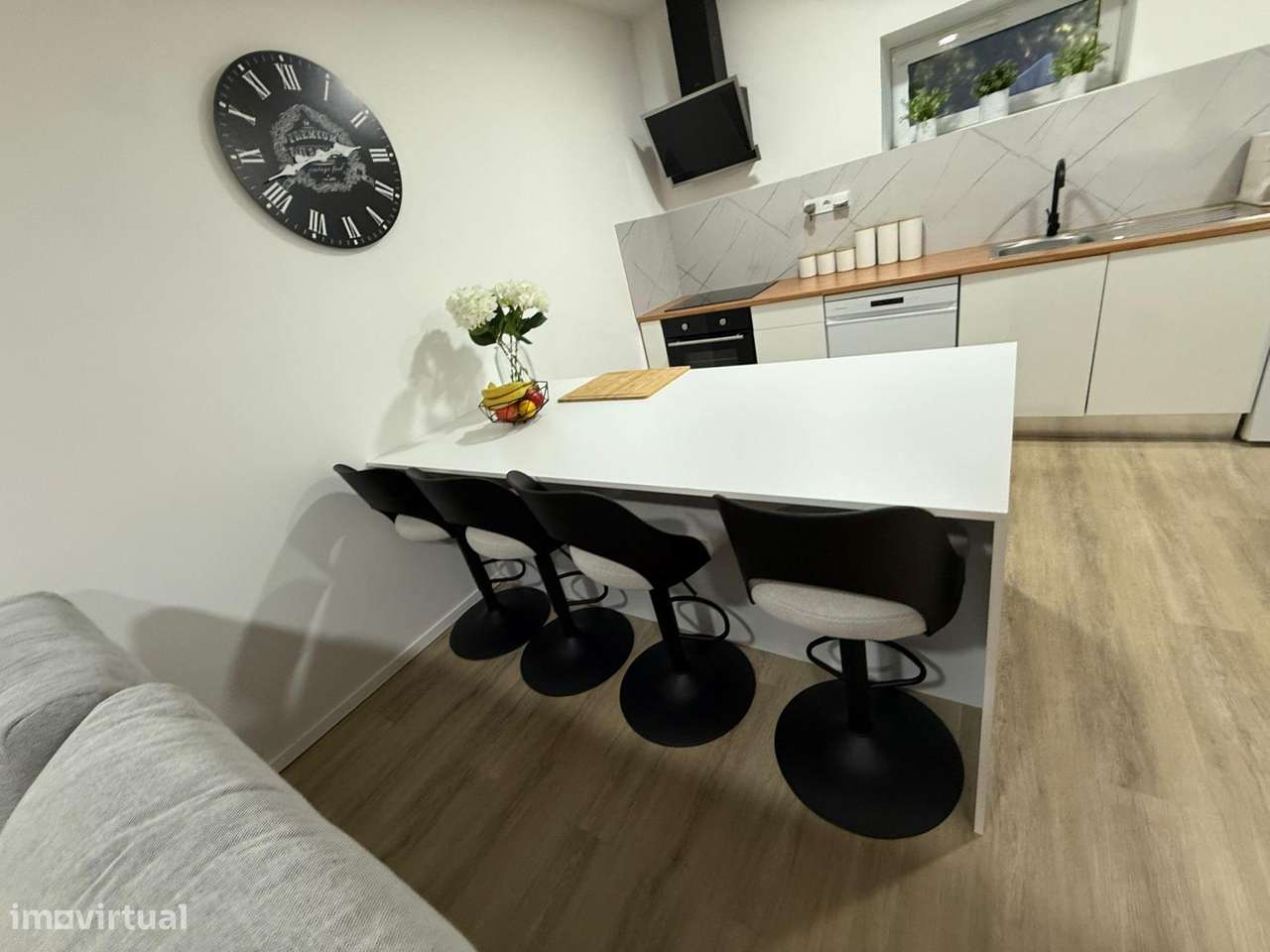 Moradia geminada Bi-Familiar T3 + T1 — Dois espaços...-24