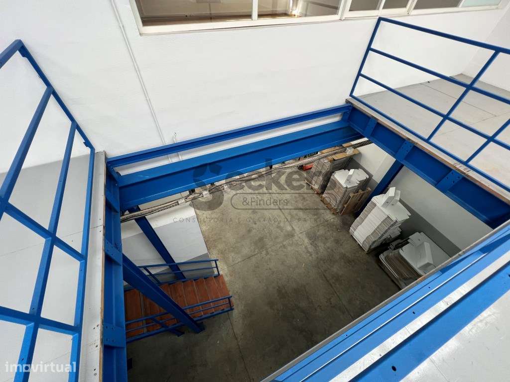 Armazém e escritório na Beloura, Sintra com 360 m2-5