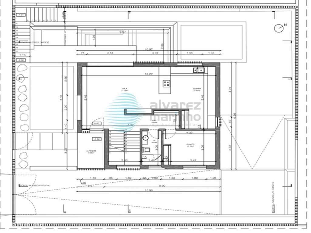 Moradia T4 Independente de Design Contemporâneo com Piscina e Garagem-47
