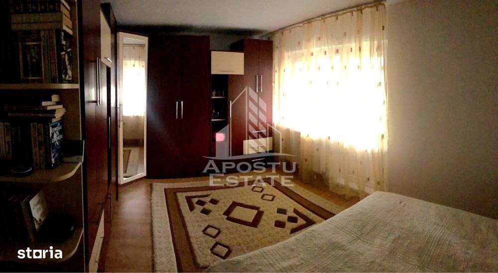 Apartament cu 4 camere, 2 bai, etaj intermediar, zona Soarelui - Imagine principală: 4/7