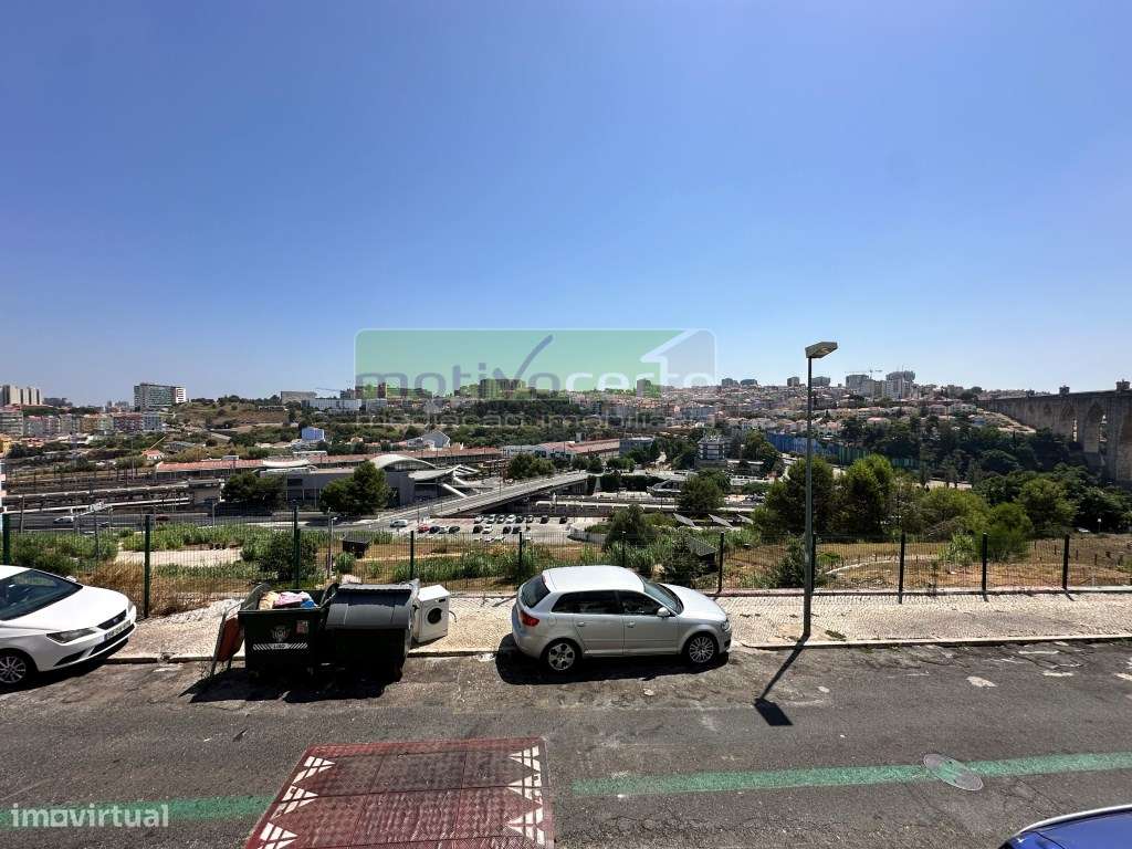Prédio Devoluto com Grande Potencial de Reabilitação no Bairro da S...-22