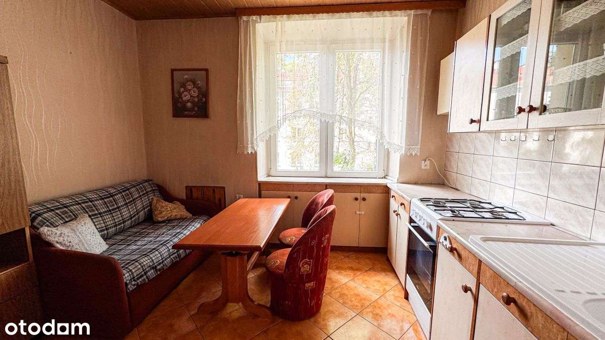 Tramwaj obok! Możliwość wydzielenia sypialni!-5