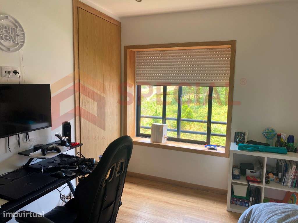 Apartamento T3+1 em Arcozelo-18