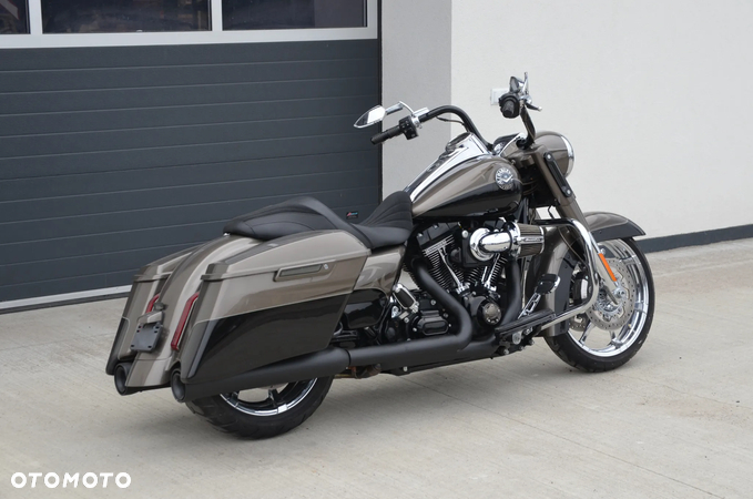 Harley-Davidson Touring Road King - 12