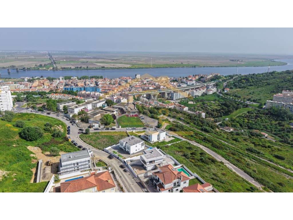 Magnífica Moradia Nova 560 m2- Vila Franca de Xira-6