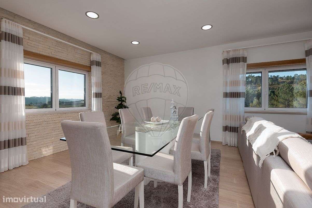 Moradia T4 para venda-8