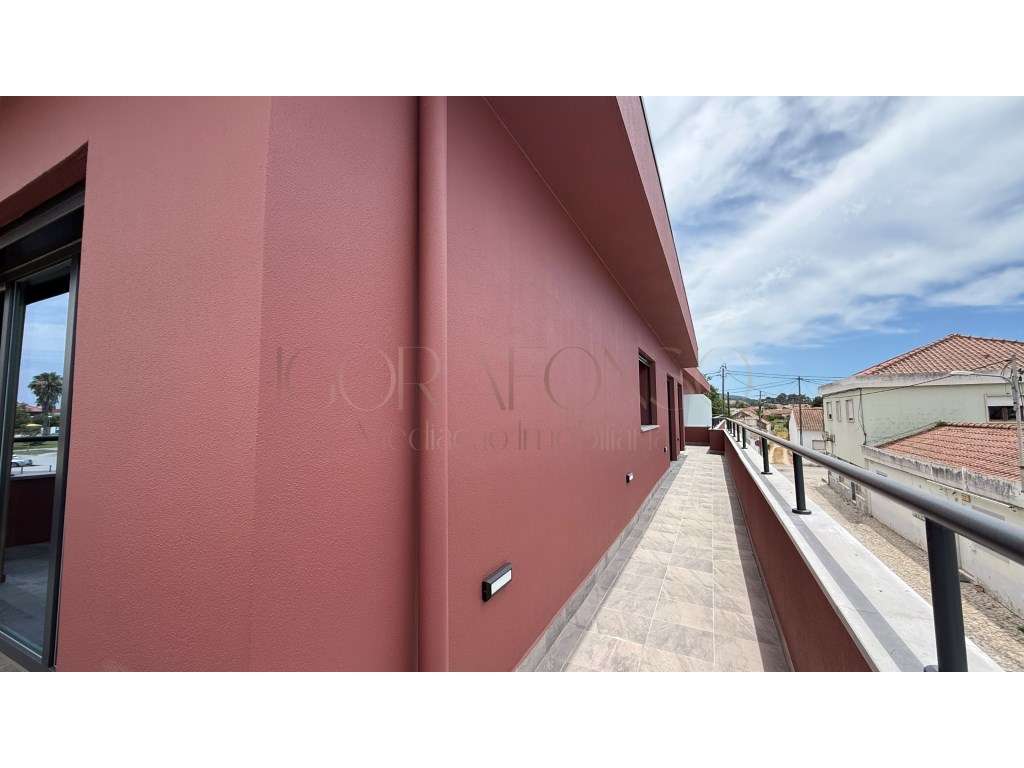 Excelente Apartamento T2 localizado na Zona Central de Azeitão-31