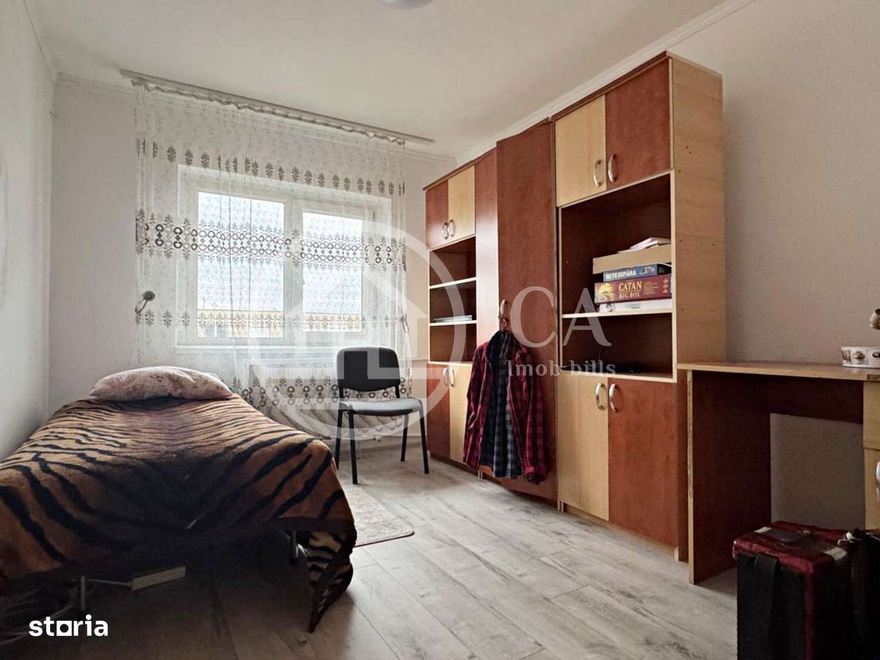 Apartament cu 3 camere de vanzare Str. Banatului Zona  Velenta, Oradea - Imagine principală: 3/14