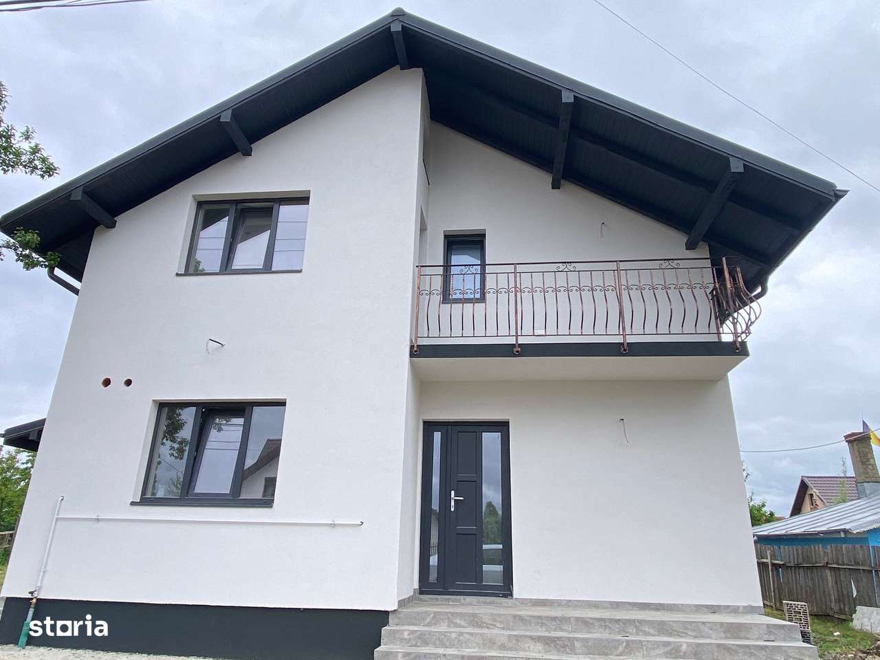 Casa 4 camere Holboca Iasi + 600 mp teren ASFALT/ CANALIZARE-0