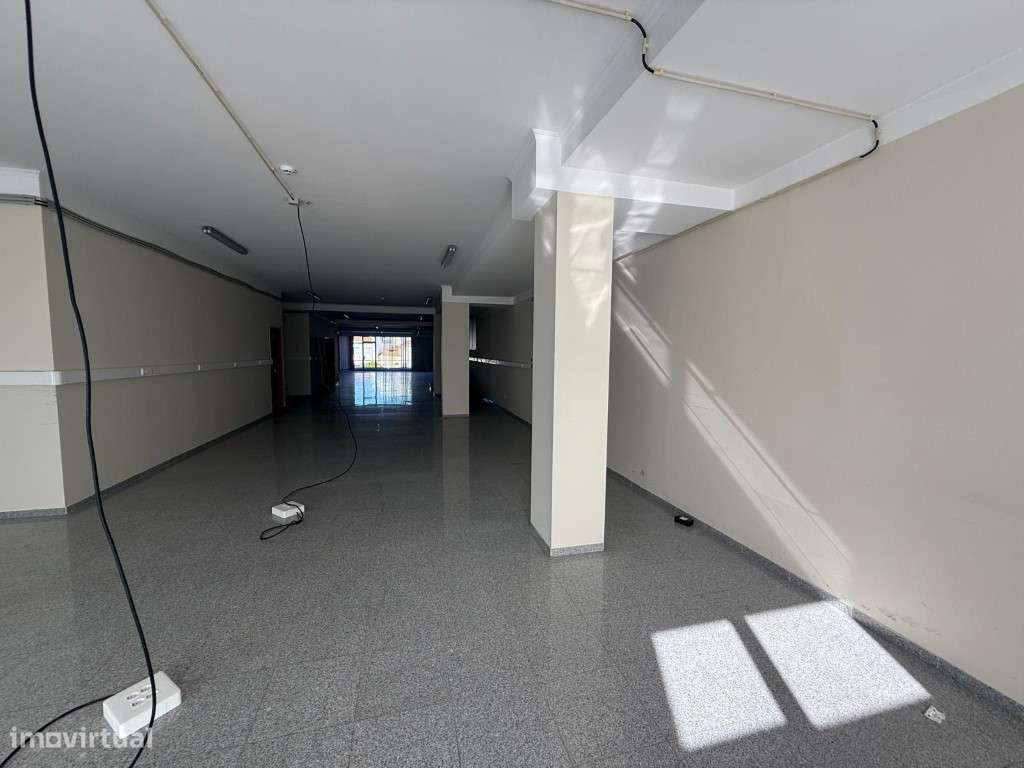 Loja de excelência junto à Rotunda da Boavista - Grande imagem: 4/19