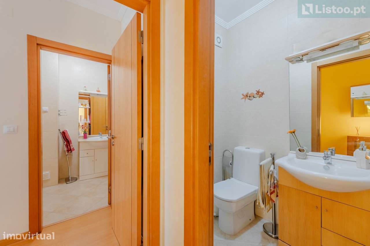 Apartamento T2 com Piscina, Varanda em Portimão-29