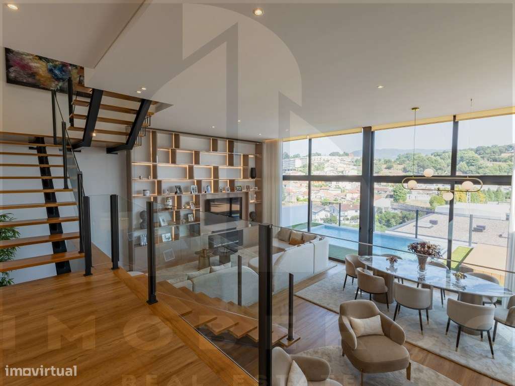 Moradia T3 de Luxo em Creixomil - Como Nova-25