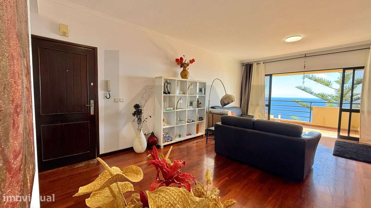 T2 no Último Andar com Terraço e Vista Mar Ininterrupta no Garajau - Grande imagem: 2/21