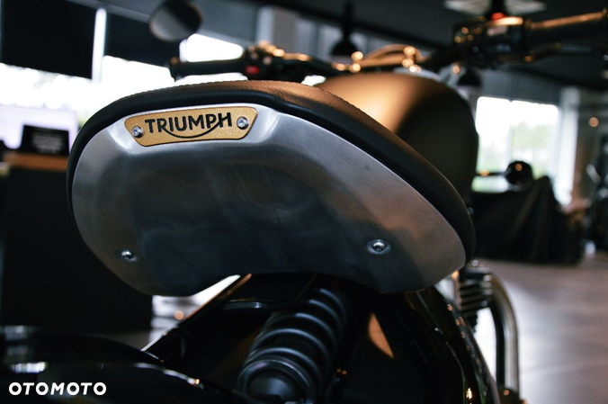 Triumph Bonneville - 11