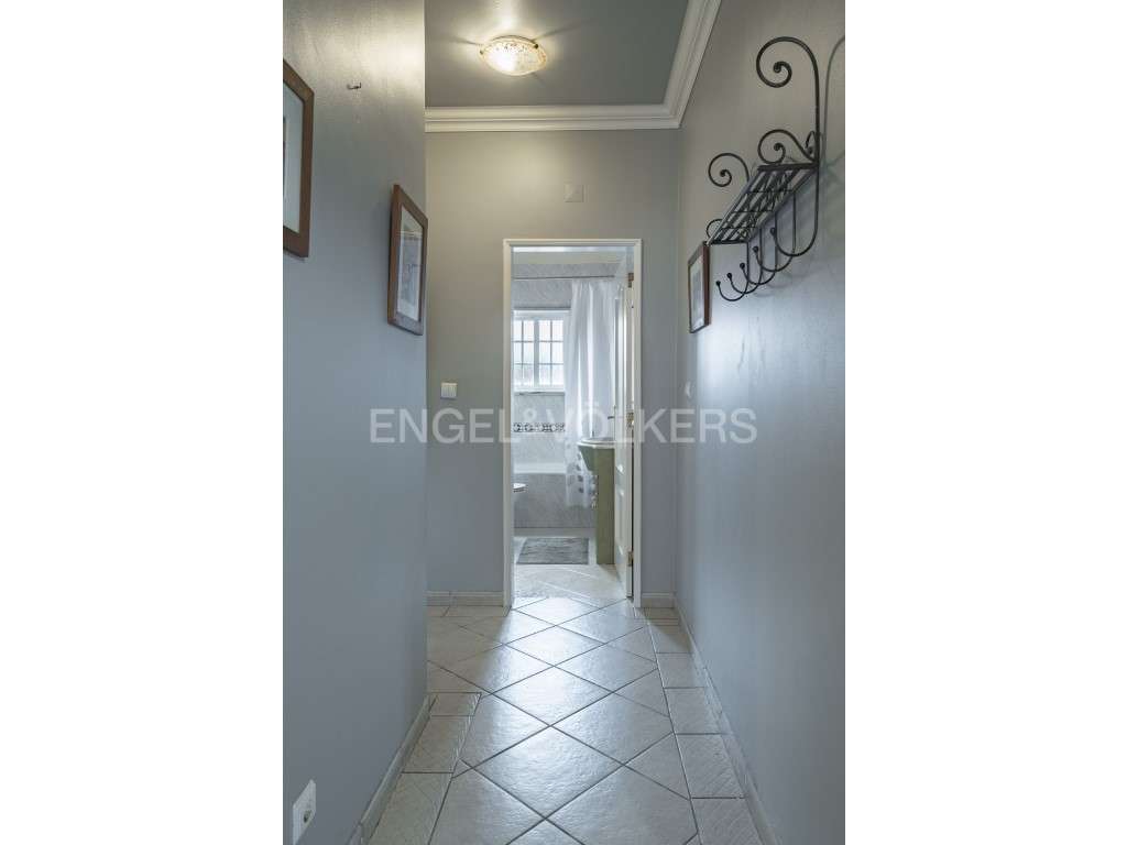 Moradia T5 com piscina em Sobreda de Caparica-13