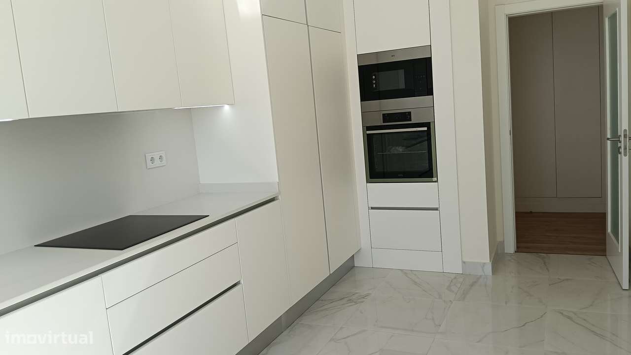 T4 Seminovo | todo equipado | Estacionamento | Varandas - Grande imagem: 3/32