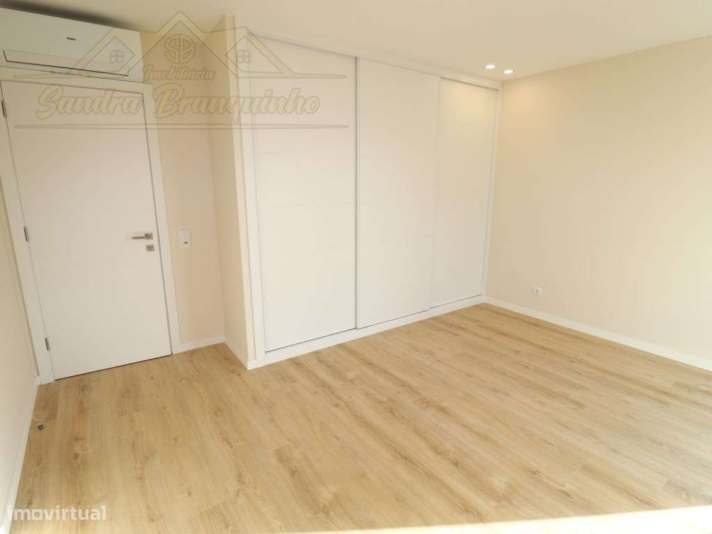Moradia T5 (NOVA) com Piscina-44