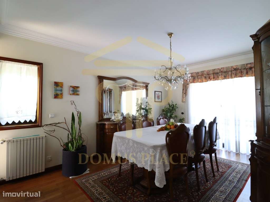 Moradia com Cave, Piscina e Terreno de 1878m² - Lavra
Vendida tota...-6