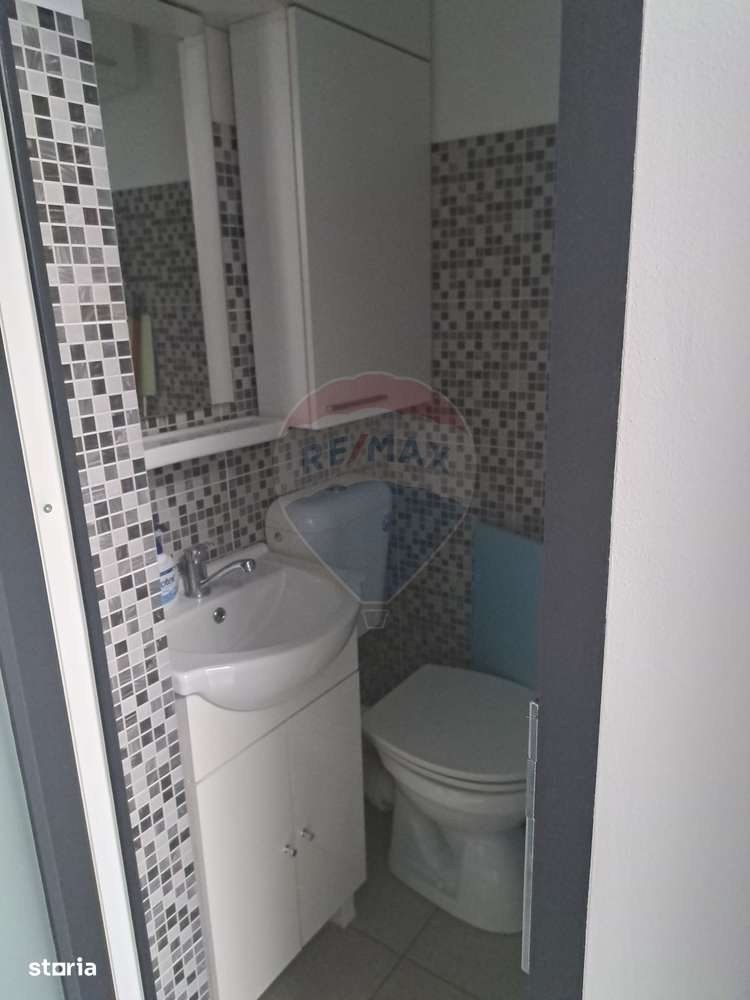 Clinică stomatologică la cheie de închiriat sau de vânzare - Imagine principală: 5/7