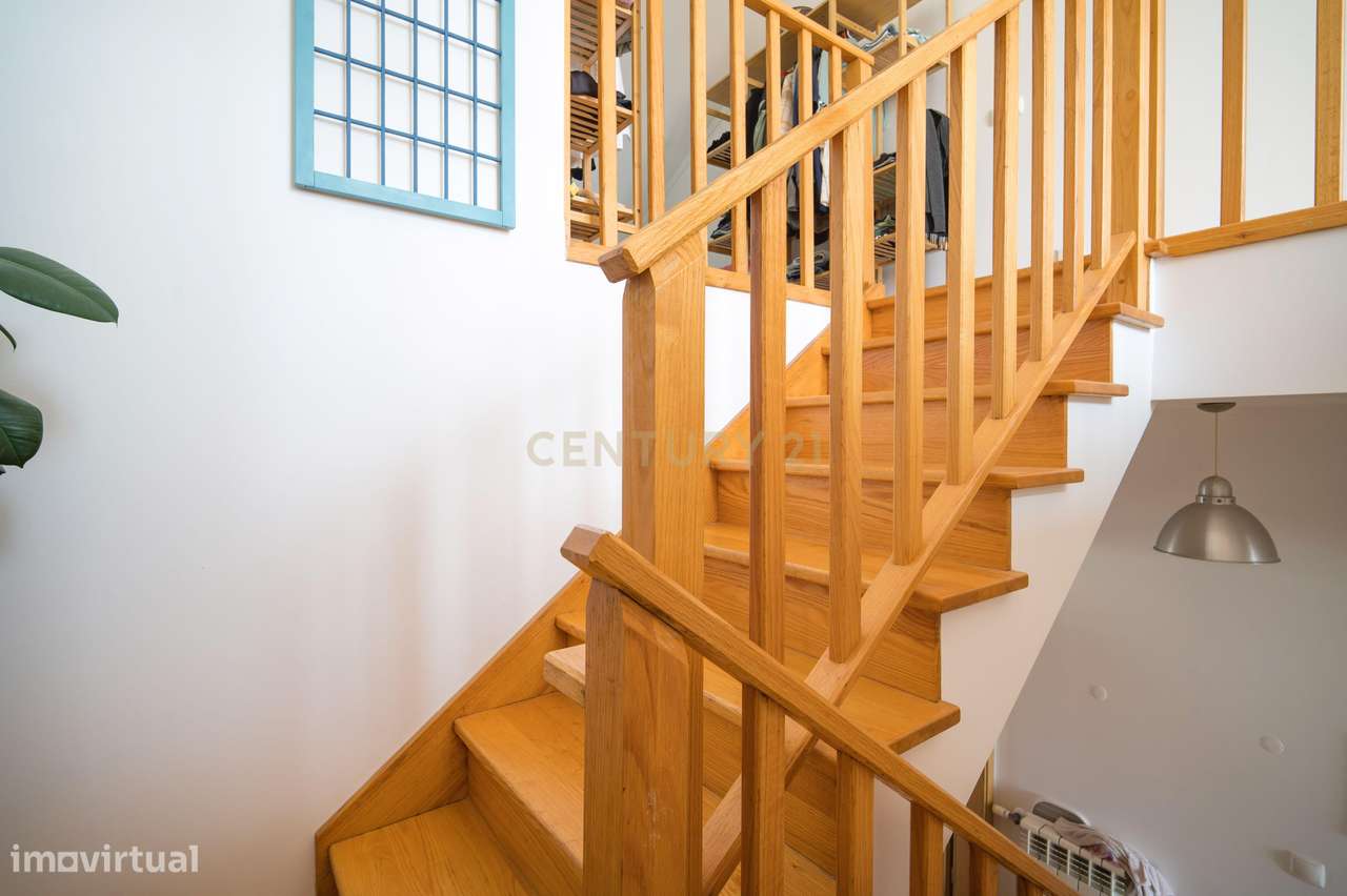 Onde o Mar é Vizinho: Moradia T2+1 com Vista Panorâmica-11