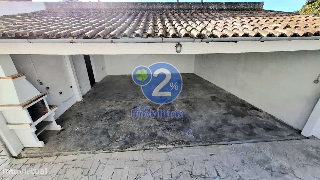Apartamento T5 Duplex com Logradouro - Pousos-8