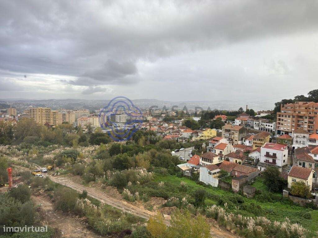 T2+1 na Av Republica em Gaia ao lado do metro de Sto Ovideo - Grande imagem: 2/11