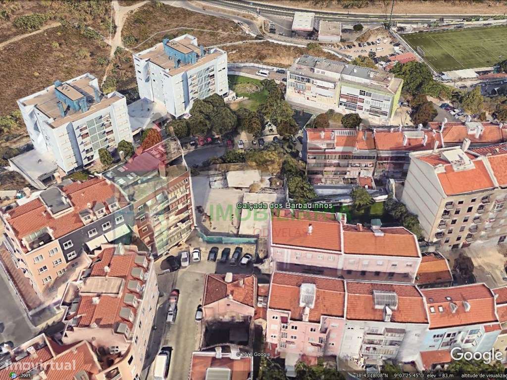 Terreno com Projeto para 15 Fogos + 16 Estacionamentos.-8