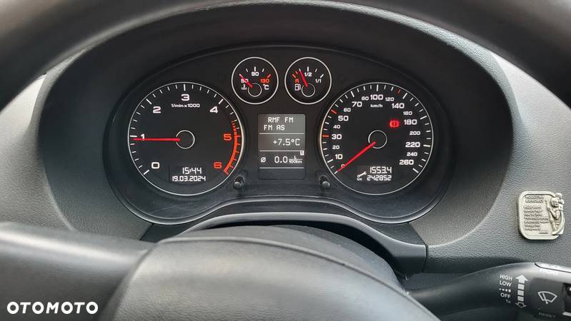 Audi A3 1.9 TDI Sportback DPF Ambiente - 10