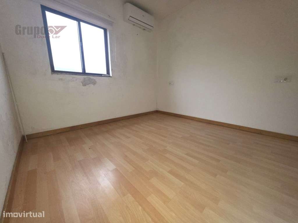 Moradia T3 com Armazém de 300m² - O Equilíbrio Perfeito entre Habit...-19
