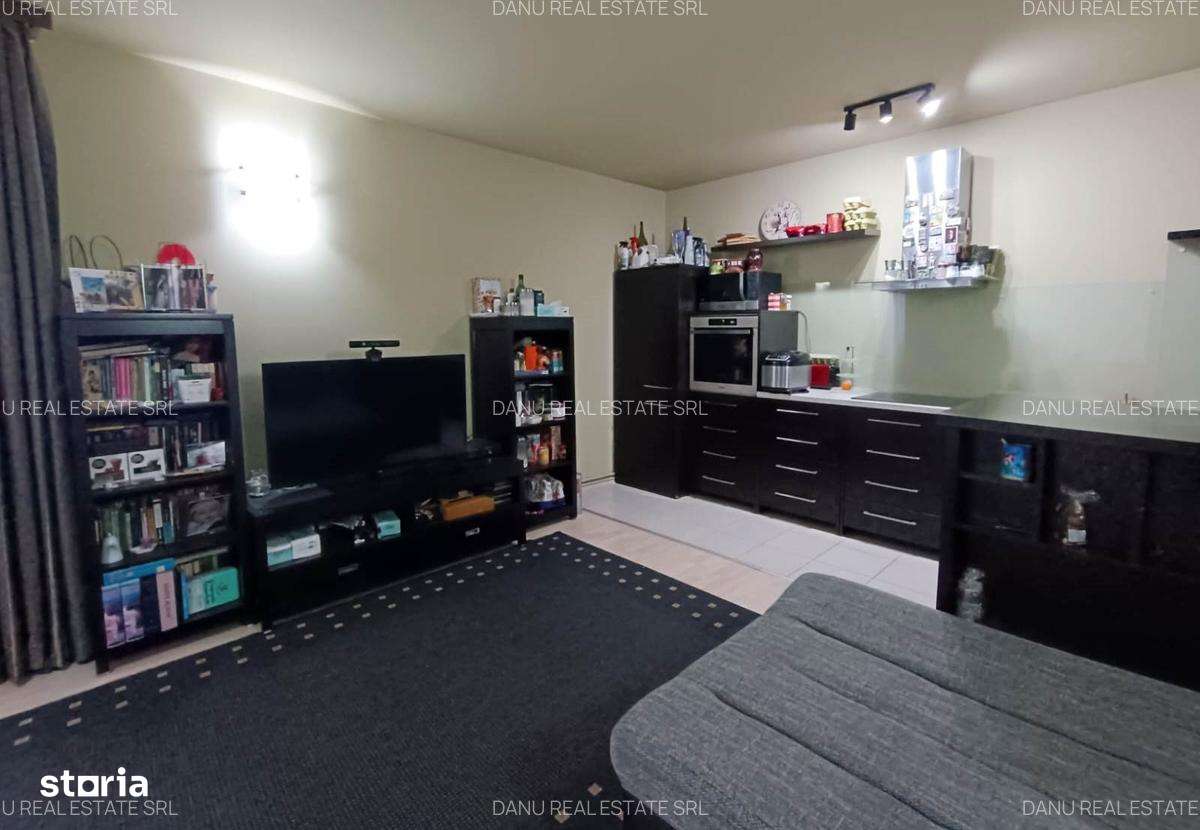 Vila cu 3 apartamente garaj,beci,anexe,gradina Grivitei - Imagine principală: 4/19