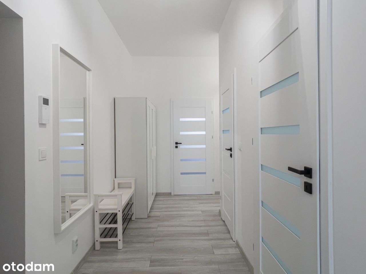 Przestronny Apartament z 2 Sypialniami i Balkonem-12