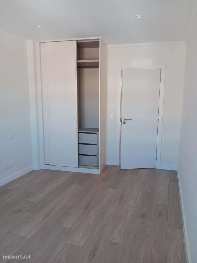 Fantástico Apartamento T4 , com acabamentos de luxo .-37