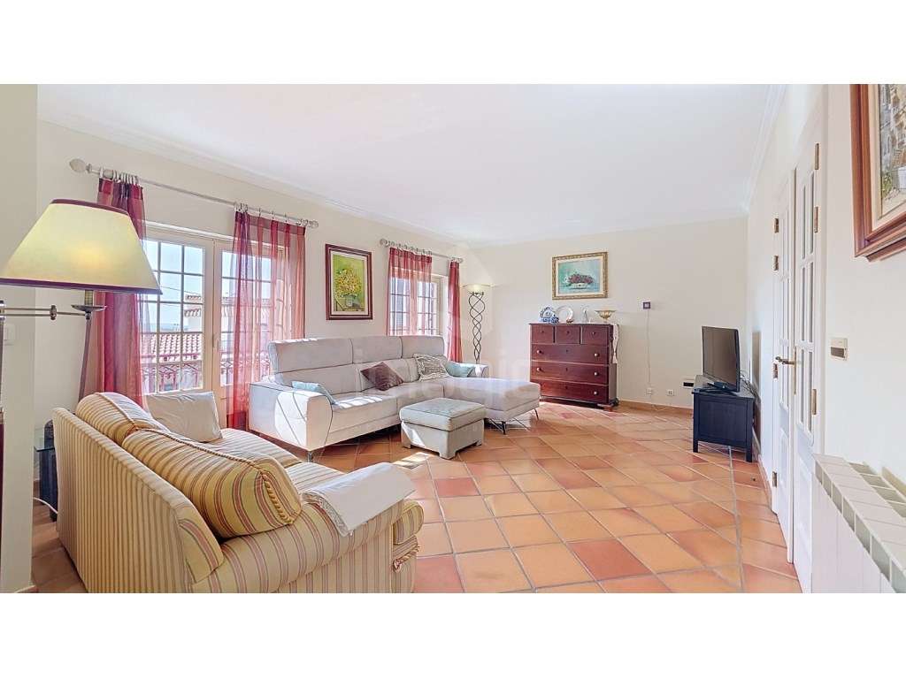 Moradia T4 isolada, usada, Encarnação - Mafra-14