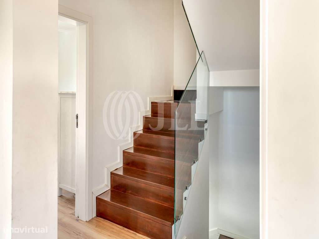 Moradia T4 com garagem e piscina, em Barcarena, Oeiras-14