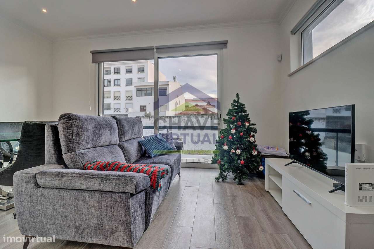 Apartamento T3 com Terraço Amplo - Centro Bombarral-15