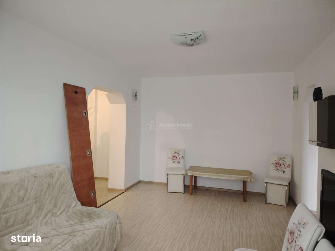 Apartament cu 3 camere, mobilat, centrala termica, zona nord - Imagine principală: 4/6