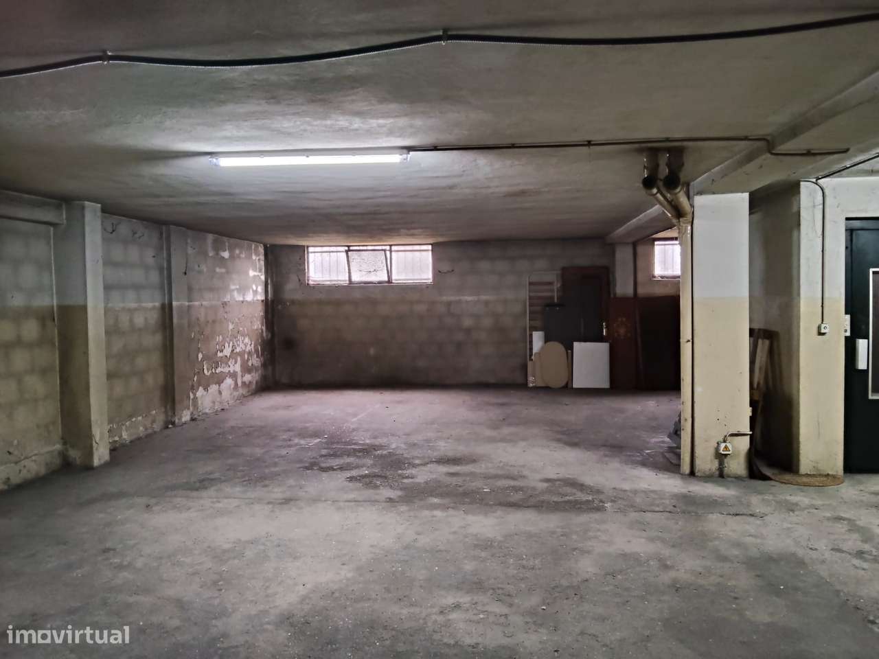 Garagem, Oliveira do Douro, Praceta de Timor - Oliveira do Douro - Grande imagem: 4/5