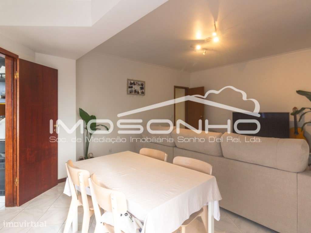 Apartamento T3, com terraço e elevador, no centro da Marinha Grande - Grande imagem: 4/17