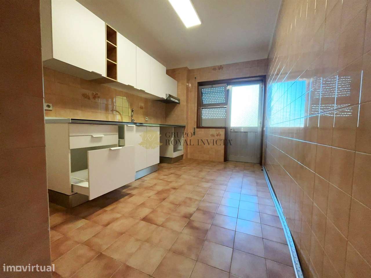 T3 Duplex com Terraço e  Garagem Box  em são Cosme -gondomar-8