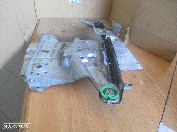 Elevador Sem Motor 8D0839399 AUDI A4 1994 4P TE - 3