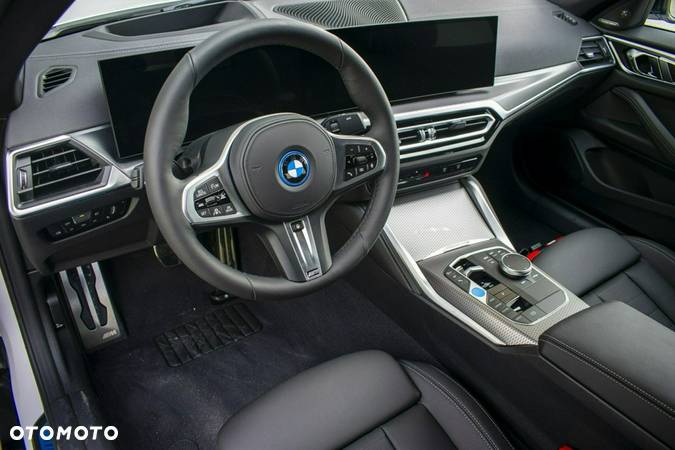 BMW i4 - 12