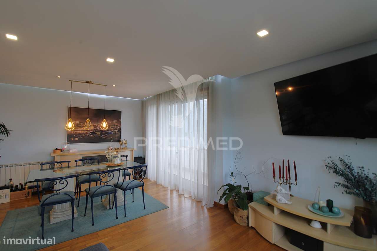 T3 em Nogueira, com varanda e 2 lugares de garagem - Grande imagem: 5/24