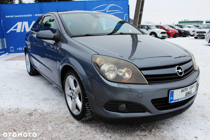 Opel Astra III GTC 1.6 Cosmo - 4