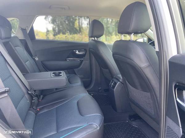 Kia e-Niro EV 64kWh Tech - 28