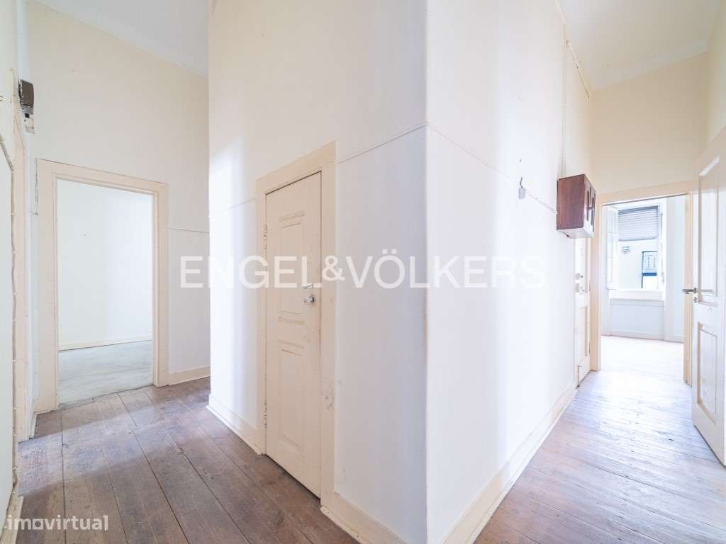 Apartamento por Remodelar com jardim na Graça-11